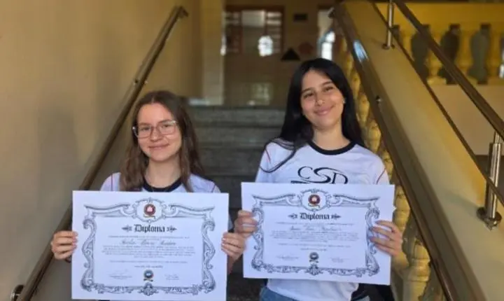 “Uma honra e um momento inesquecível”: alunas do CSD passam a integrar Academia Juvenil de Letras