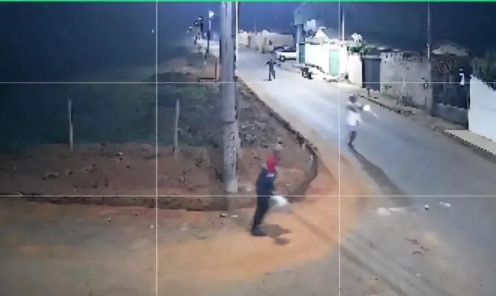 Vídeo mostra dupla tentativa de homicídio em Araxá; uma vítima foi socorrida em estado grave